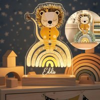 Personalisiertes Kinder Nachtlicht Led Acrylglas Echtholz Usb Lampe Mit Oder Ohne Namen Kinderzimmer Design Löwe Safari von EmiliaLotte