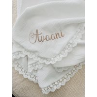 Baby Swaddle Decke, Swaddle, Spitze Weiß Babydecke, Erhalt Vintage Decke von EmiliaRozeBoutique