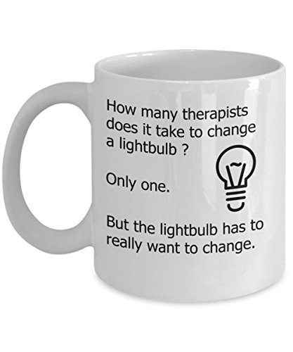 Therapeuten-Becher – How Many Therapists Does It Take To Change A Lightbulb – Lustiges Therapie-Geschenk von Emily gift