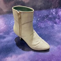 Just The Right Shoe "Ingenue" Weiß Mini Stiefel Sammlerstück/Raine Willits, 90Er Jahre Mode, 20Th Century Fashion Shoes von EmilysPruck