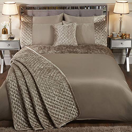 Emma Barclay Glamour – Gesteppte Pailletten-Tagesdecke aus Samt in Nerz – Doppelbett von Emma Barclay