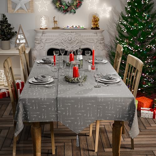 Emma Barclay Merry Xmas 10-teiliges Weihnachtstisch-Set in Silber (152 x 213 cm, Tischläufer 33 x 228 cm und 8 Servietten) von Emma Barclay