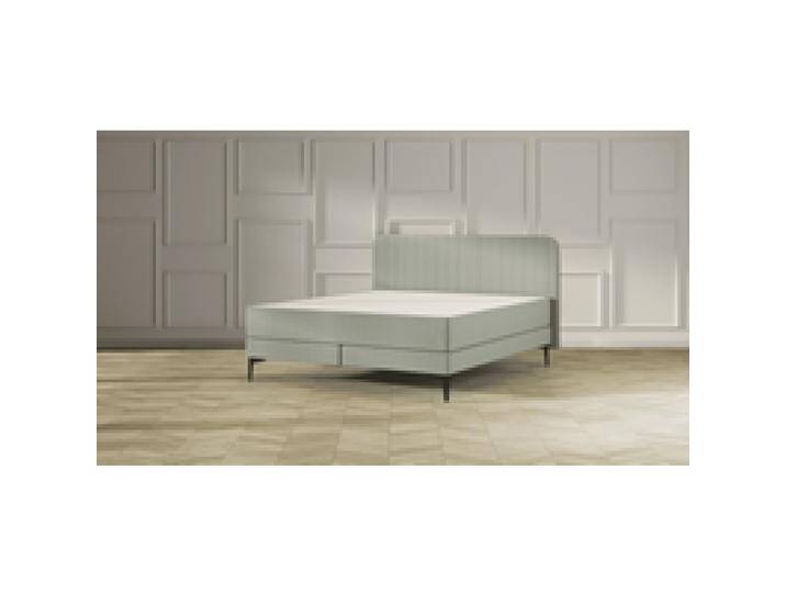 Emma Elite Boxspringbett - Grün - 200x200 cm - Kopfteil Streifen - Metall Füße Emma Elite Boxspringbett - Grün - 200x200 cm - Kopfteil Streifen - Metall Füße von Emma