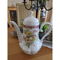 Vintage Kaffeekanne, Schirnding Bavaria, Blumenmotiv von EmmaRosesVintage