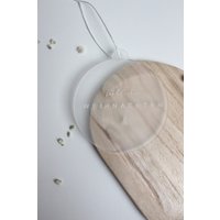 Acryl Weihnachtskugel "Fröhliche Weihnachten" | Aus Gravierte Baumschmuck Weihnachtsgeschenk von EmmaWulfersStudio