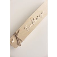 Personalisierte Holzbox Für Lange Taufkerze - Geschenk Zur Taufe Von Paten, Oma Und Opa. Mit Gravur & Acryl-Schriftzug in Wunschfarbe von EmmaWulfersStudio