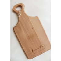 Personalisiertes Schneidebrett Familie Mit Namen | Geschenk Zum Einzug, Richtfest, Weihnachten Küchenbrett Aus Buchenholz Gravur von EmmaWulfersStudio