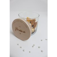 Vorratsglas Mit Holzdeckel Als Geschenkidee Zum Muttertag | Keksdose Für Mama Eine Portion Liebe Keksglas Gravur Vorratsglas Mit Holzdeckel Als Geschenkidee Zum Muttertag | Keksdose Für Mama Eine Portion Liebe Keksglas Gravur von EmmaWulfersStudio
