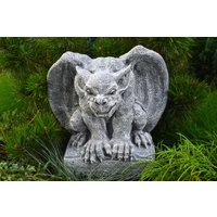 Gargoyle "Hockend" Mauerhocker, Chimäre, Gartendeko, Massiver Steinguss Gargoyle "Hockend" Mauerhocker, Chimäre, Gartendeko, Massiver Steinguss von Empalilu