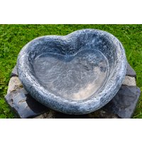 Vogeltränke Herzform, Futterschale, Pflanzschale Aus Massivem Steinguss - Frostfest, Wetterfest, Witterungsbeständig, 100% Handmade von Empalilu