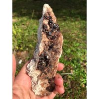 Rot Und Orange Spessartin Granat Auf Quarz-Matrix Rot Und Orange Spessartin Granat Auf Quarz-Matrix von EmpathMoonGems