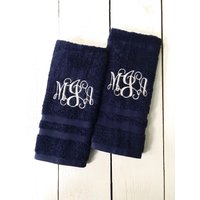 Gesticktes Monogramm Handtuch Rebe Monogramm Plüsch Handtücher Neues Zuhause Personalisierte Geschenk Saisonale Badezimmer Dekor Benutzerdefinierte Gesticktes Monogramm Handtuch Rebe Monogramm Plüsch Handtücher Neues Zuhause Personalisierte Geschenk Saisonale Badezimmer Dekor Benutzerdefinierte von EmpressionStudios