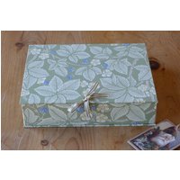 William Morris Box Aktenordner in Bramble Green | A4 Office Collection & Papeterie Handmade England von EmptyBoxCo