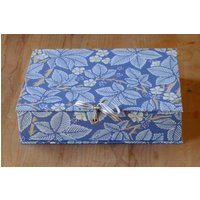William Morris Box File in Bramble Blue | A4 Office Collection & Stationery Handmade England von EmptyBoxCo