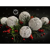 Gehäkelte Kugeln Mit Perlen Weihnachtsbaumschmuck Hochzeit Girlande Tischdekoration Hängende Dekorationkugeln Geschenk Für Sie Weiße Spitze Ornament Gehäkelte Kugeln Mit Perlen Weihnachtsbaumschmuck Hochzeit Girlande Tischdekoration Hängende Dekorationkugeln Geschenk Für Sie Weiße Spitze Ornament von EmtaMonikaPoplawska