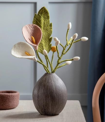 Én Gry & Sif Filzblumen handgefilzter Strauß mit Calla, weißer Glockenblume und Blatt - Blumen aus Filz - Fair Trade handgemacht (Mix mit Glockenblume) von Én Gry & Sif