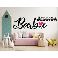 Barbie Mädchen Name Wandtattoan Personalisiert Geschenk, Kinderzimmer Wandaufkleber Wandsticker Dekor 1283Es von EnSuArtDecals