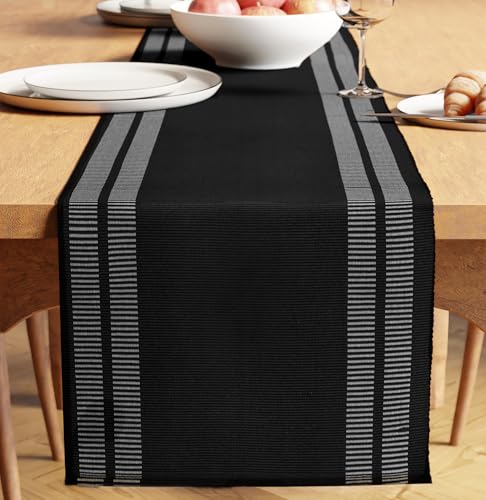 Encasa XO Tischläufer | Garngefärbte Feinripp-Baumwolle | Größe 32x137 cm | Leiter schwarz | Maschinenwaschbar Encasa XO Tischläufer | Garngefärbte Feinripp-Baumwolle | Größe 32x137 cm | Leiter schwarz | Maschinenwaschbar von Encasa XO