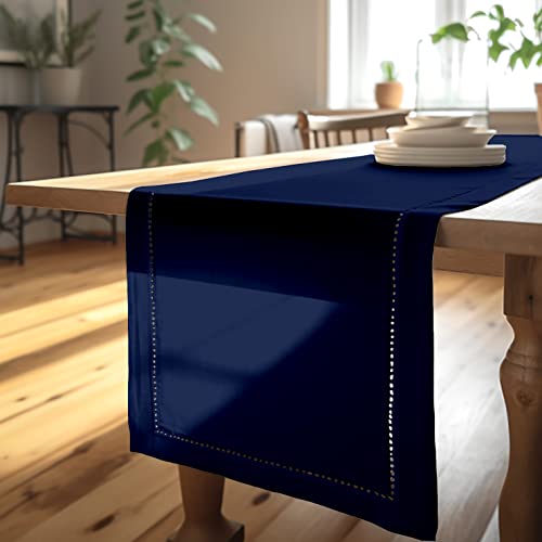 Encasa Tischläufer aus Baumwolle mit Hohlsaumdesign für 4 Seater | Scotch Blue | Größe 32x150 cm | Esstischdekoration – maschinenwaschbar von Encasa