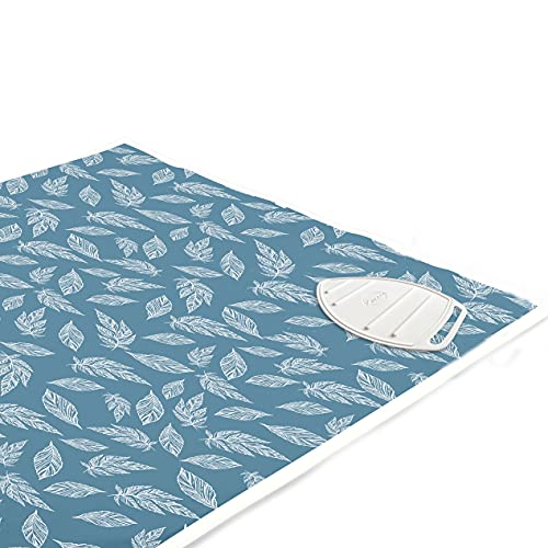 Encasa XO Bügelmatte (Groß 120x70 cm) mit 3 mm Polsterung & Silikonbügel für Dampfbügeln auf Tisch oder Bett - Hitzebeständige Tischbügeldecke, bugeltischauflage bugelunterlage - Big Leaves Blue von Encasa XO