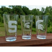 Set Von 4 Msu Spartan Offiziell Lizenzierte Geätzt Brille - 16 Oz Pint Gläser | #8112 Set Von 4 Msu Spartan Offiziell Lizenzierte Geätzt Brille - 16 Oz Pint Gläser | #8112 von EndlessEtching
