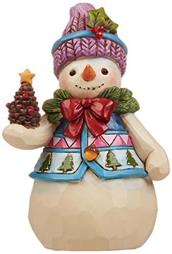 Enesco Jim Shore Heartwood Creek Schneemann mit Tannenzapfen, Kunstharz, 12,1 cm, Weiß, Rot, Grün, Blau von Enesco