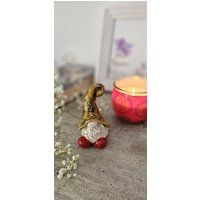 Keramik Wichtel Gartenfigur - Handgemachter Frühlingswichtel Deko Geschenkidee Balkon Blumentopf Wetterfest- Unikat von EngelsWingsKeramik
