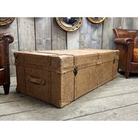 Leder Couchtisch Truhe von EnglishLeatherTrunks