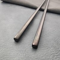 Personalisiertes Graviertes Stäbchen Set Edelstahl Utensilien von EngraveGift
