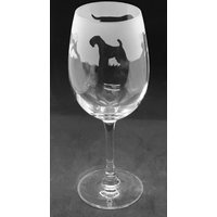 Airedale Weinglas 35Cl Weinglas Mit Airedale Terrier Fries Design von EngravedGlassDirect