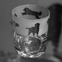 Berner Berglas | 30Cl Whiskybecher Aus Glas Mit Berner Sennenhund Fries Design von EngravedGlassDirect