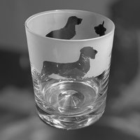 Draht Dachshund Glas | 30Cl Glas Whisky Becher Mit Wire Haired Dackel Fries Design von EngravedGlassDirect