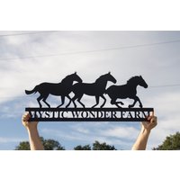 Custom Horse Ranch Zeichen, Personalisierte Metall Metallschlauch Mustang Lager Pferdestall, Pferdehof Dekor, Scheune Zeichen von EngravingKings
