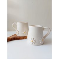 Keramiktasse, Gänseblümchen-Kaffeetasse, Teetasse von EnikoKovacsDesign