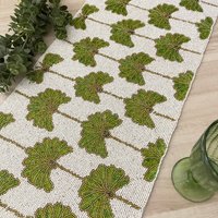 Handgefertigte Perlen Grün Und Weiß Tischläufer Tischset, Frühling Dekor Handgefertigte Perlen Grün Und Weiß Tischläufer Tischset, Frühling Dekor von Enlivenstores