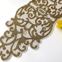 Handgefertigter Tischläufer Aus Weissgold, 33 X 92 cm von Enlivenstores