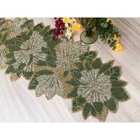 Handgemachter Handgemachter Tischläufer Mit Blumen, Grüner Poinsettia-Läufer, 13x36Inch von Enlivenstores