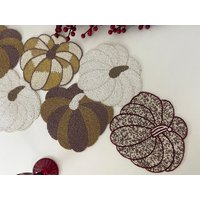 Handgemachter Perlen Tischläufer, Kürbis Herbstläufer Handgemachter Perlen Tischläufer, Kürbis Herbstläufer von Enlivenstores