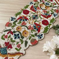 Handgemachter Perlen-Tischläufer Frühlings-Design | 33 X 92 cm von Enlivenstores