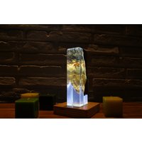 Fosforic Clear White Holzlampe, Harzlampe Für Schlafzimmer, Dekoratives Licht, Muttertagsgeschenk von Enqore