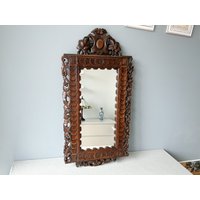 Vintage Großer Geschnitzter Holz Gerahmter Spiegel, Wandbehang-Spiegel, Verzierter Spiegel von EntourageFinds
