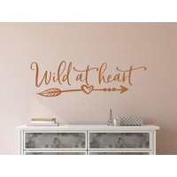 Wild At Heart Kunst - Boho Pfeil Wandkunst Wandaufkleber Bleib Wild Aufkleber von EpiphanyDecals