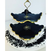 Etagere Aus Schwarzem Epoxidharz Mit Goldenen Akzenten | Handgefertigte Resin-Etagere 2 - Oder 3-stöckig Elegante Deko von Epoxidharzbymane