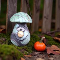 Pilz Im Herbst, Einzigartiger Keramikpilz, Handgemacht Rakuverfahren Pilz Im Herbst, Einzigartiger Keramikpilz, Handgemacht Rakuverfahren von Erdumdrehungkeramik