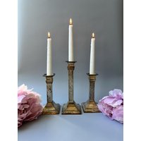 3Er Set Antike Metall Kerzenleuchter/Versilbert Säulenförmig Retro Kerzenständer Kerzenhalter von EricaVintage