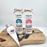Einschulungskerze Mit Regenbogen, Namen & Datum - Wir Wünschen Dir Einen Guten Start in Die Schule Einschulungskerze Mit Regenbogen, Namen & Datum - Wir Wünschen Dir Einen Guten Start in Die Schule von Erinnerungsverliebt