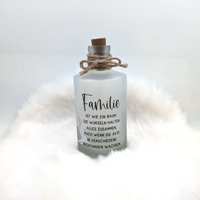Lichtflasche Mit Familienspruch - Familie Ist Wie Ein Baum... Geschenk Zu Weihnachten Lichtflasche Mit Familienspruch - Familie Ist Wie Ein Baum... Geschenk Zu Weihnachten von Erinnerungsverliebt