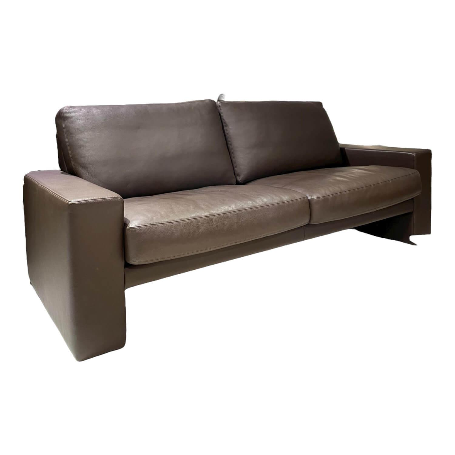 Sofa 2,5-Sitzig Classics 100 Leder 43.089 Mocca Inklusive Hocker von Erpo