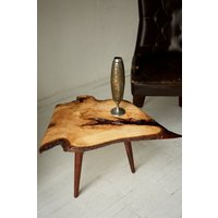 Der Holz Couchtisch, Live Edge Rustikaler Mid-Century Einzigartiger Lindenplatte, Runder Tisch von EscapeFromLife