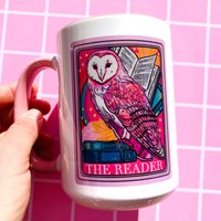 Leser Tasse Booktok Merch Bookstagram Kaffeetasse Booktrovert Bibliothekar Tarot Karte Becher Geschenk Romantasy Buch Lese Themed Her von EskaandtheAlpenglow